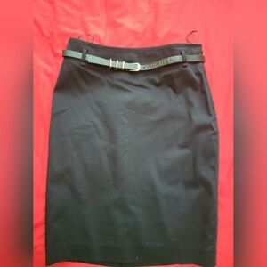 MANGO Below the knee skirt, the skirt has slits size, 38